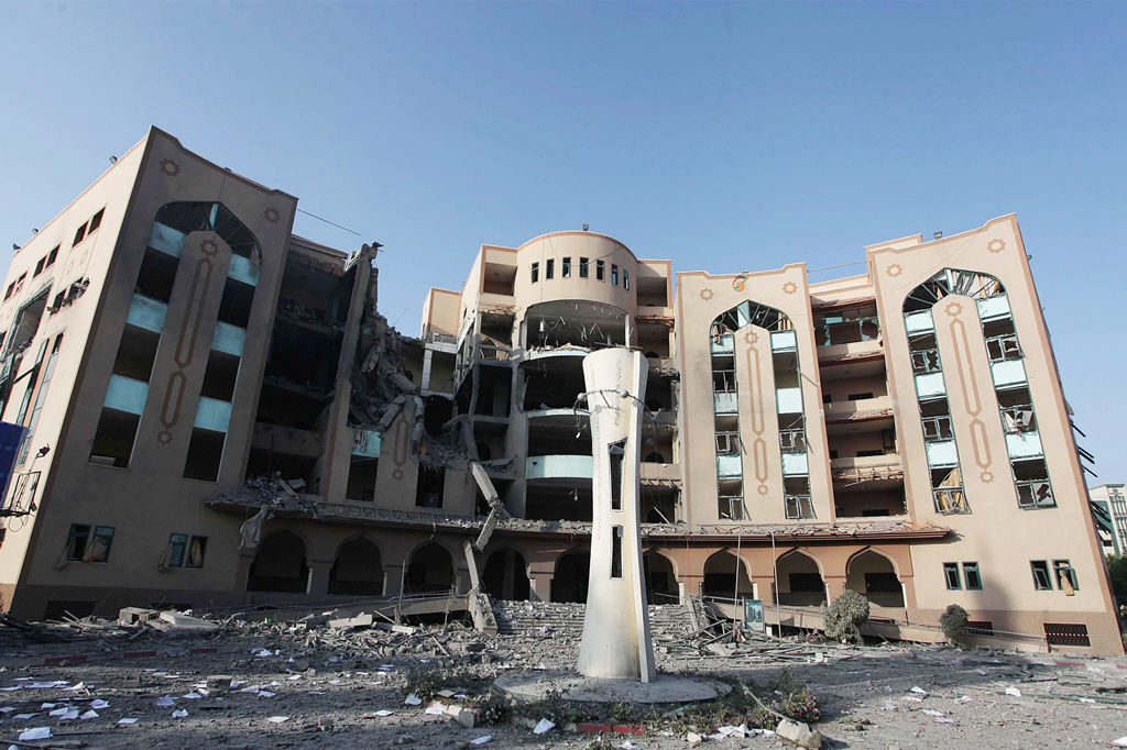 ধ্বংসস্তূপের মধ্যেই গাজার ইসলামিক ইউনিভার্সিটিতে পাঠদান শুরু