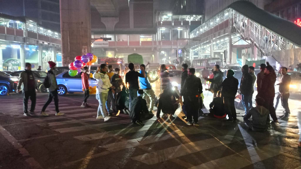 স্বেচ্ছাসেবক দলের নেতার সঙ্গে গুলিবিদ্ধ মাসুদ ঢামেকে