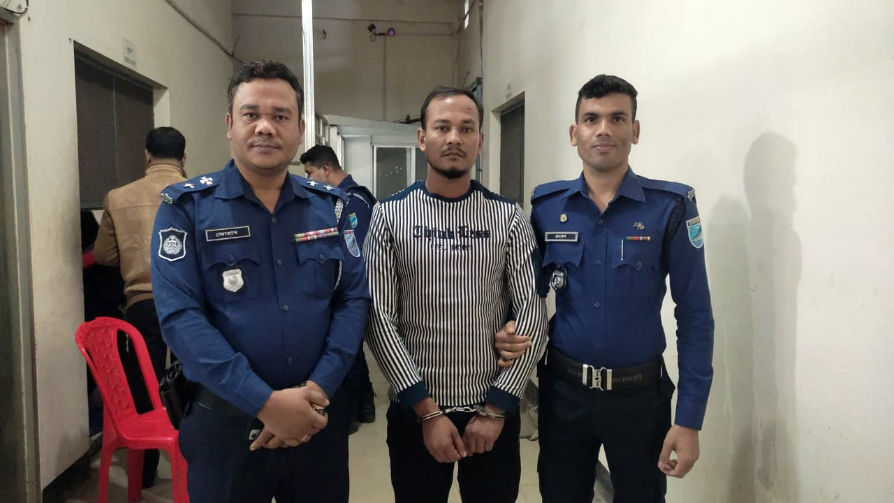 সাভারে ব্যবসায়ীর ২৩ লাখ টাকা নিয়ে উধাও গাড়িচালক, ৫ দিন পর গ্রেপ্তার