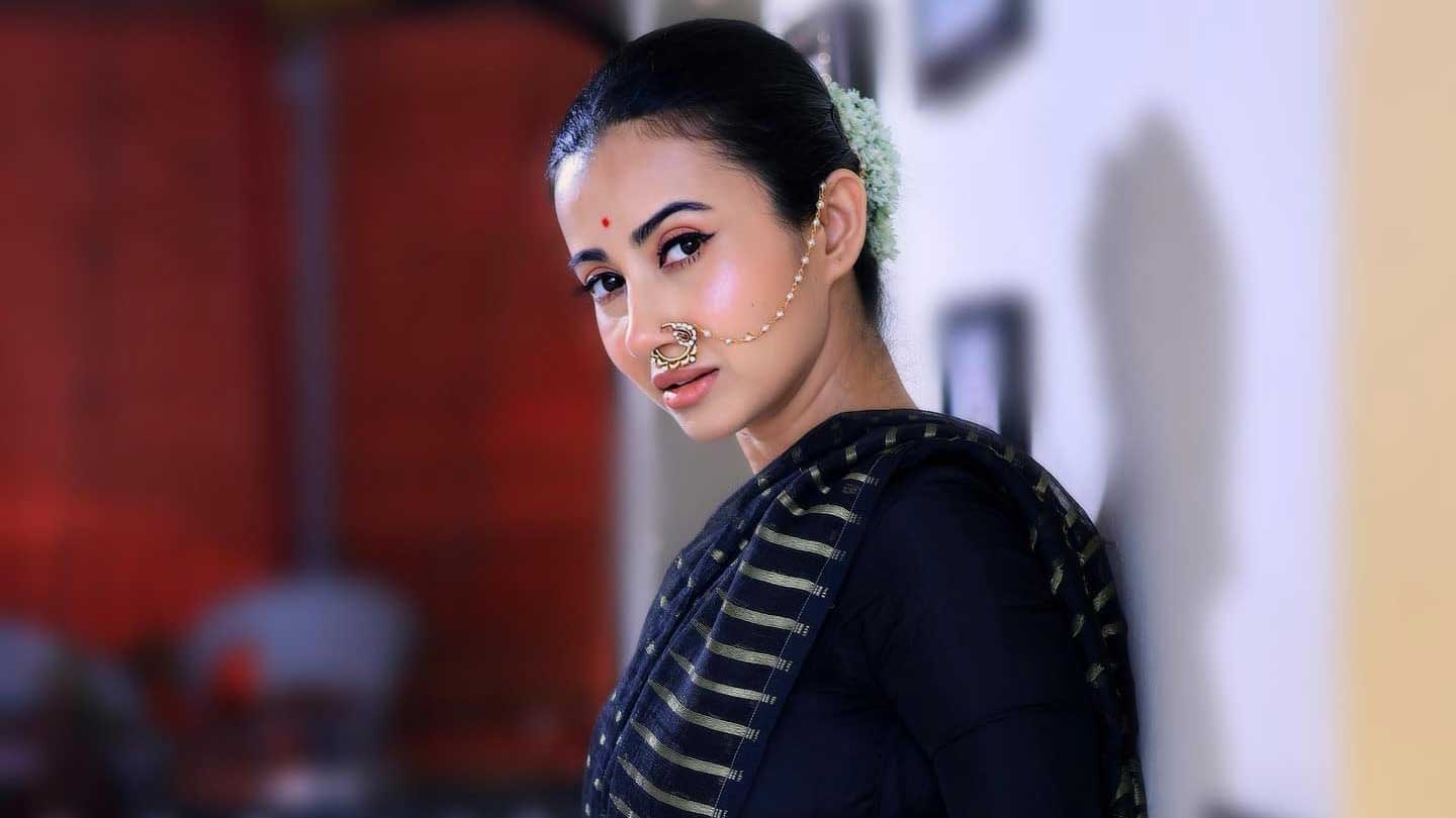 চল্লিশের পরও মনামী ঘোষের মতো তরুণ থাকতে চান?
