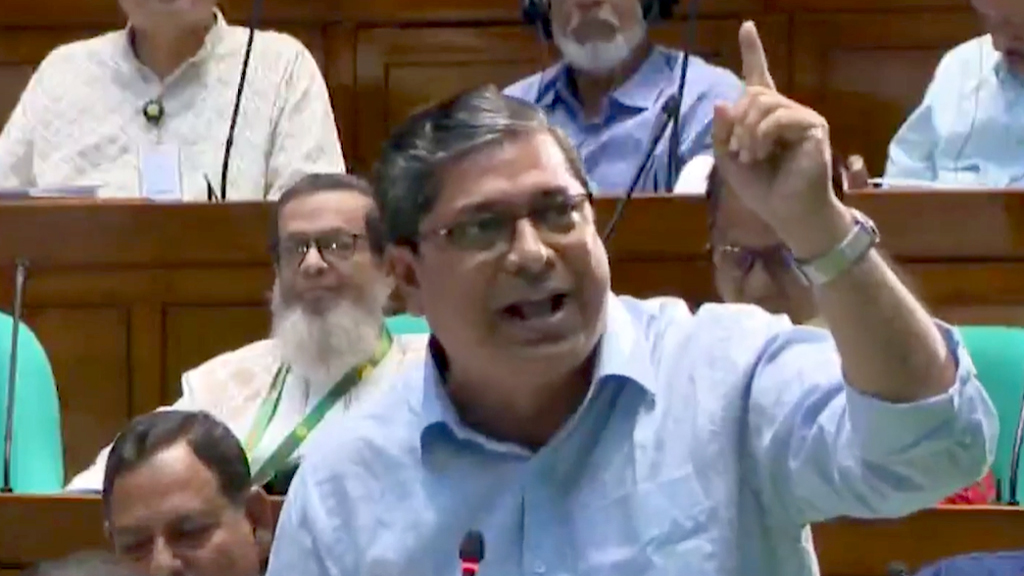 ড. ইউনূস লন্ডনে গিয়ে ক্যাপ্টেনকে ট্রফি দিয়ে নির্বাচনের তারিখ এনেছেন: সংসদে প্রতিমন্ত্রী শাহে আলম