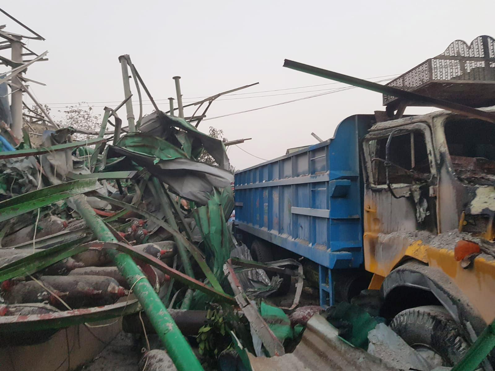 প্ল্যান্ট এলাকা লন্ডভন্ড হয়ে যায় 
