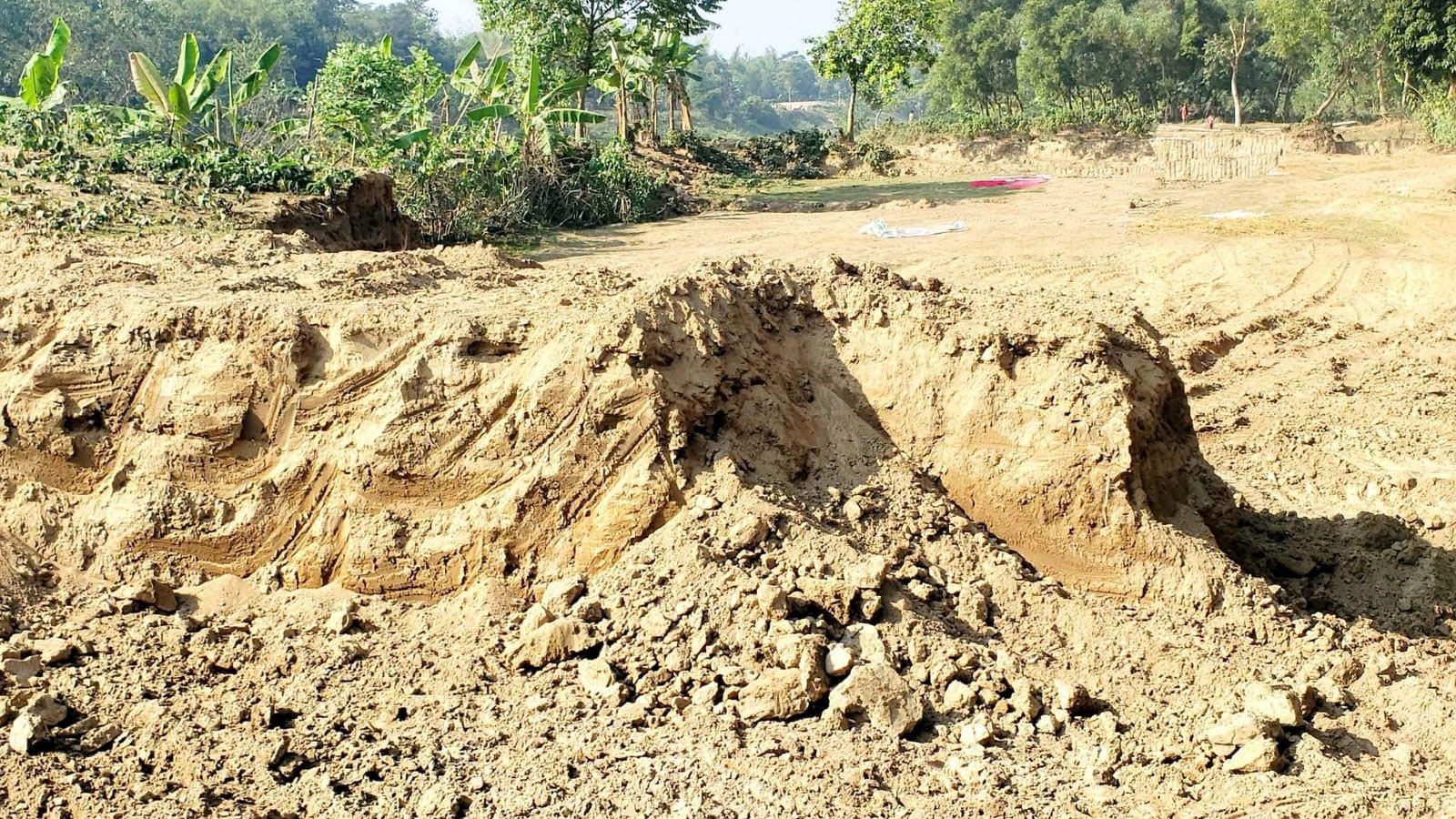 ভাঙনের আতঙ্ক খোয়াই পাড়ে