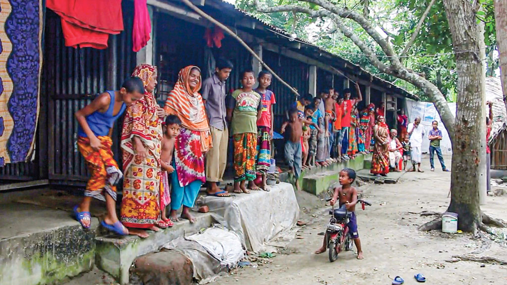 দুর্ভোগের শেষ নেই আশ্রয়ণ প্রকল্পের বাসিন্দাদের