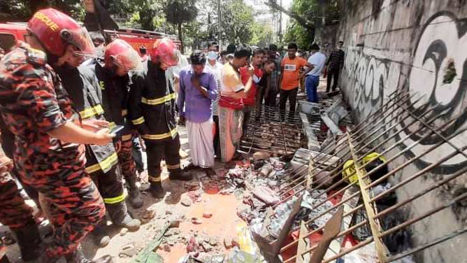 চট্টগ্রামে বাংলাদেশ ব্যাংকের দেয়ালধস, আহত ৭