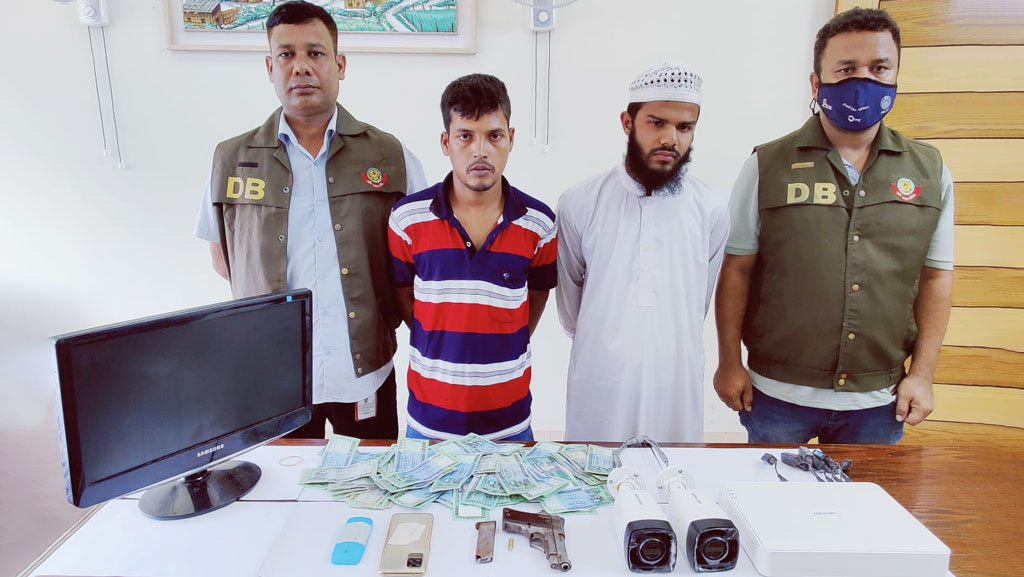 ধোপার গোয়েন্দা সেজে প্রতারণা, অবশেষে গ্রেপ্তার 