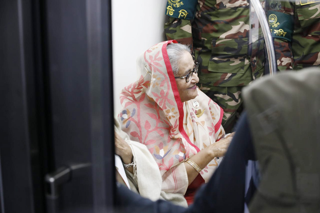 দিয়াবাড়ি থেকে আগারগাঁওয়ে যাত্রা করেন প্রধানমন্ত্রী। ছবি: হাসান রাজা