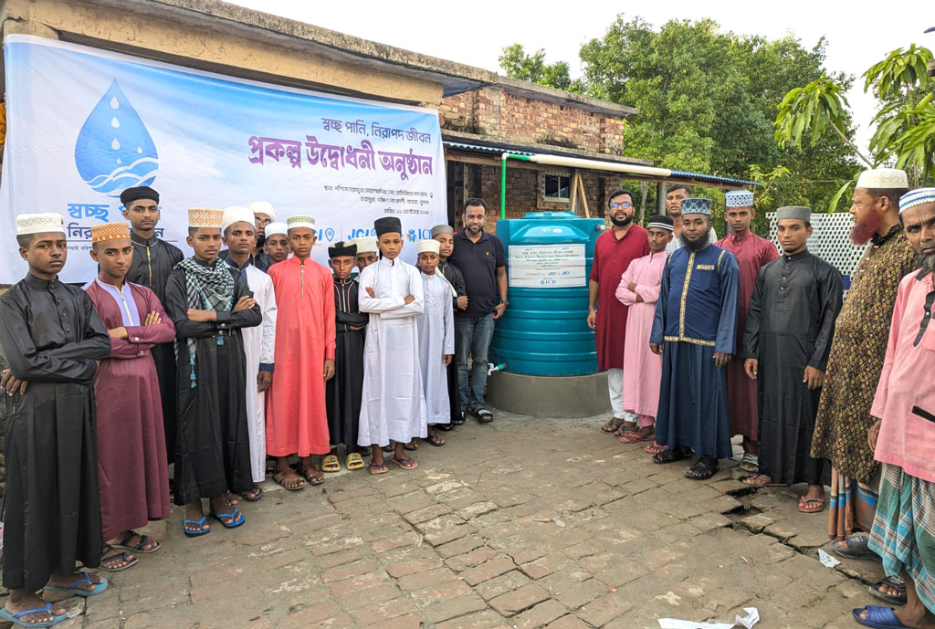 কয়রার দুর্গম এলাকায় শিক্ষার্থীদের নিরাপদ পানির ব্যবস্থা করল জেসিআই