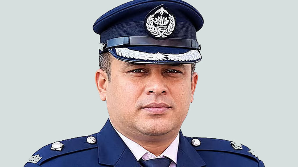রাষ্ট্রদ্রোহ মামলায় সাবেক ওসি রাকিবুল গ্রেপ্তার, ৭ দিনের রিমান্ড আবেদন