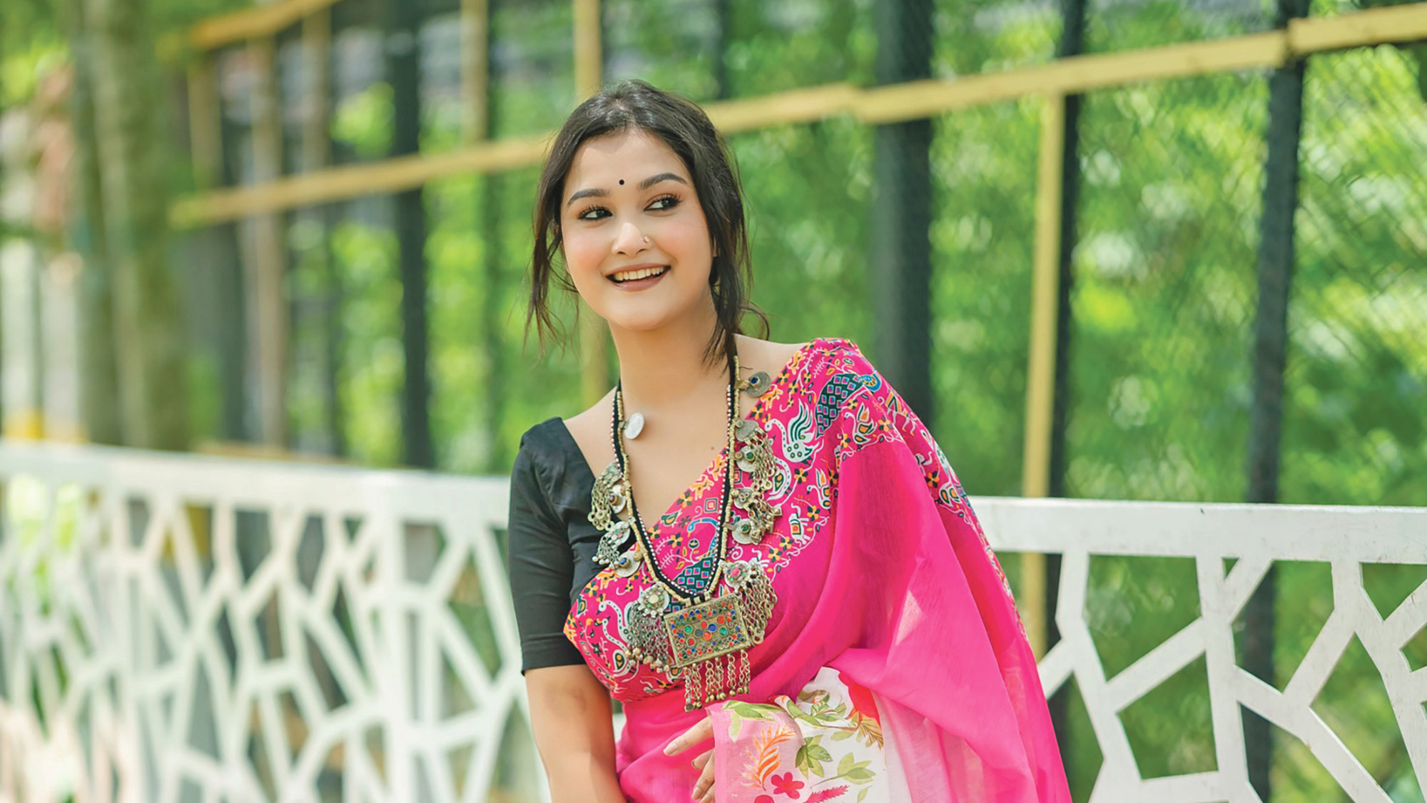 গ্রীষ্মকালীন পোশাকের রঙে থাকুক নতুনত্ব ও সতেজতার ছোঁয়া