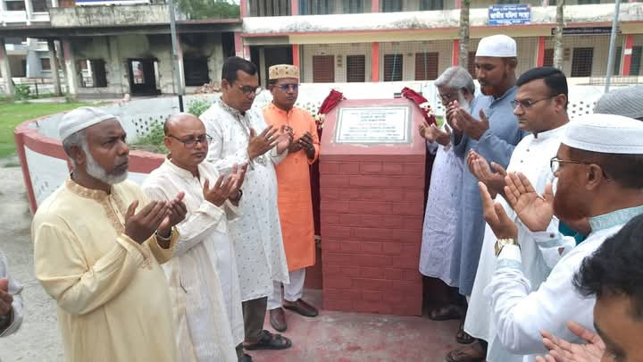 পায়রাবন্দে হচ্ছে না রোকেয়া স্মৃতি ভাস্কর্য ‘জাগ্রত জননী’