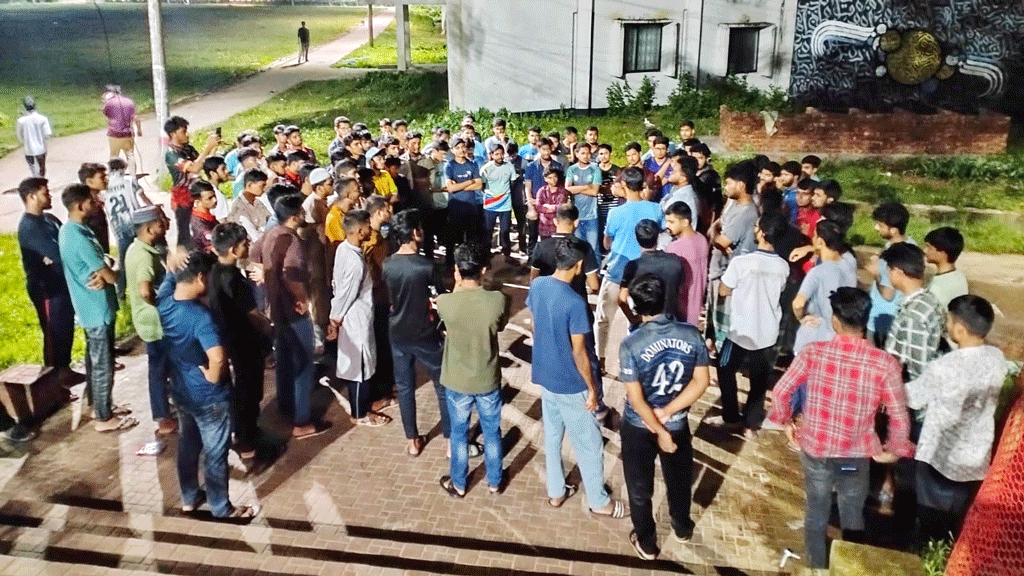 রাজনীতি নিষিদ্ধ ক্যাম্পাসে ছাত্রদলের কমিটি, প্রতিবাদে শিক্ষার্থীদের বিক্ষোভ