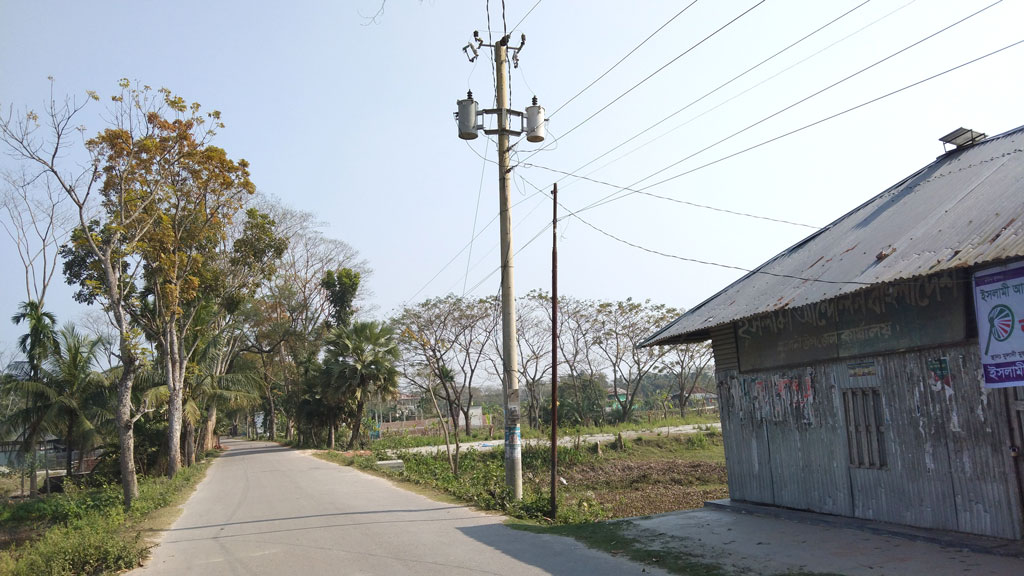 পৌরসভার ৩ কিলোমিটার সড়কে জ্বলছে না বাতি