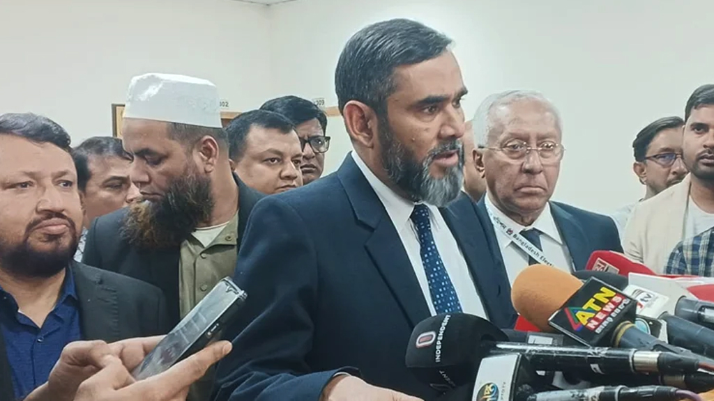 চোরাগোপ্তা হামলার শঙ্কা থাকলেও ভোট নিয়ে শঙ্কা দেখছে না ইসি