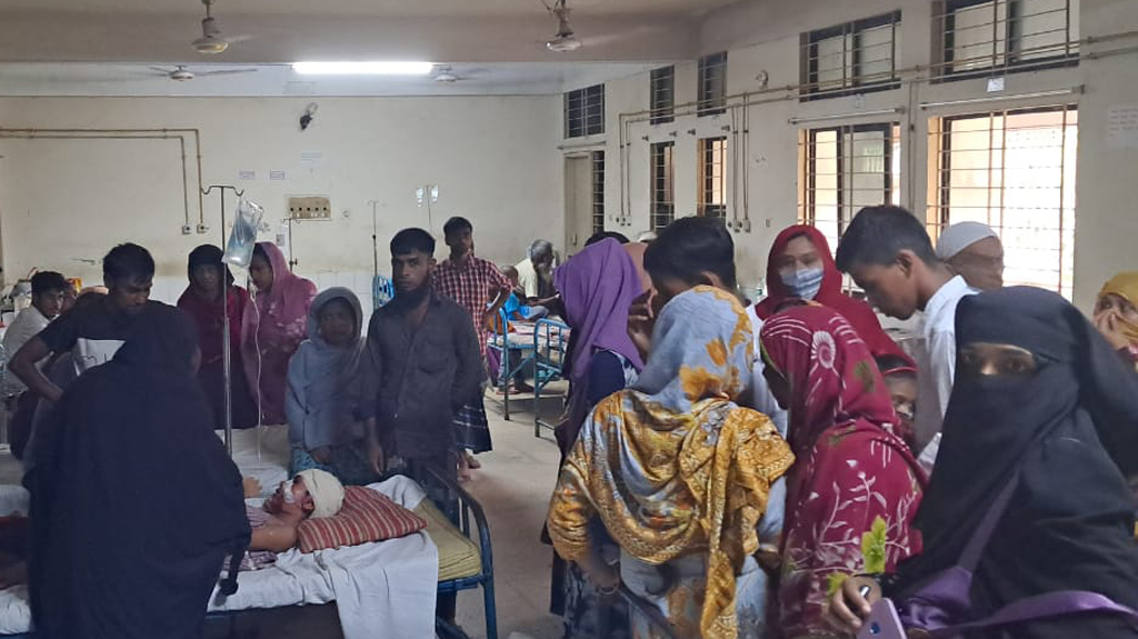 স্কুলের সামনে প্রাইভেট কারের চাপায় নিহত স্কুলছাত্র, আহত যমজ 
