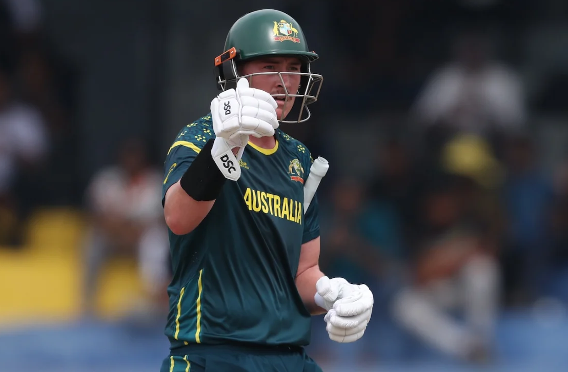 ৪৪ বলে ৫ চার ও ১ ছক্কায় রেনশ করেন ৬৫ রান।