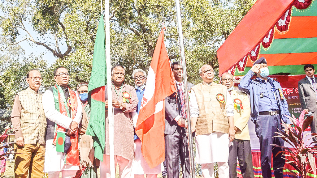 নিত্যপণ্যের দাম কমিয়ে আনার চেষ্টা করছি: মন্ত্রী