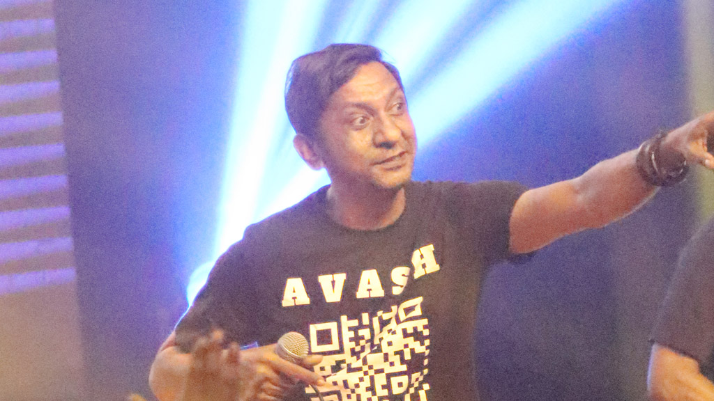 শুরু হলো ‘এই সময়’, গানে মাতল তারুণ্য