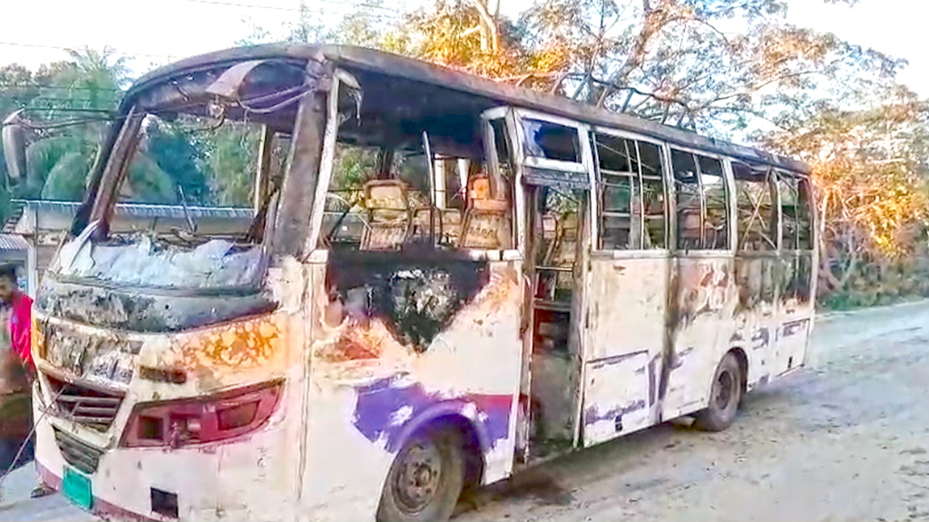 চার জেলায় নাশকতা: পুড়েছে ট্রেনের বগি, ২ বাস