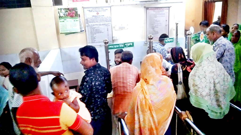 ফুলবাড়ী হাসপাতাল: অস্ত্রোপচার ও পরীক্ষা বন্ধ