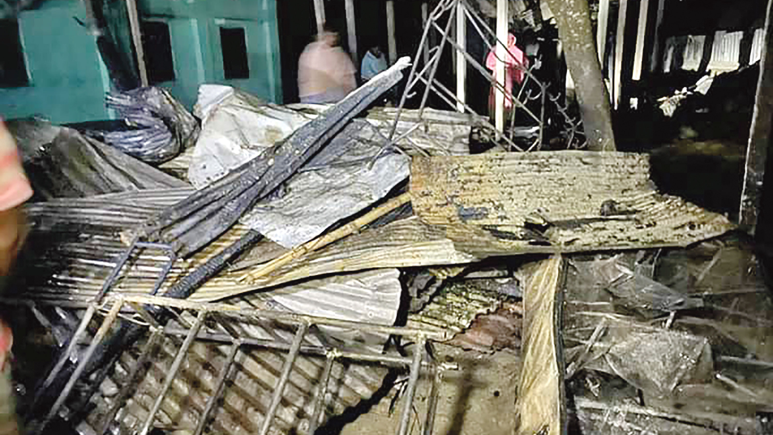ক্ষতিগ্রস্ত শিক্ষার্থীরা পেল বই