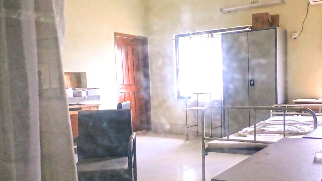 দিনাজপুরের খানসামা: রোগীর সেবা নেই ১৬ কোটির হাসপাতালে