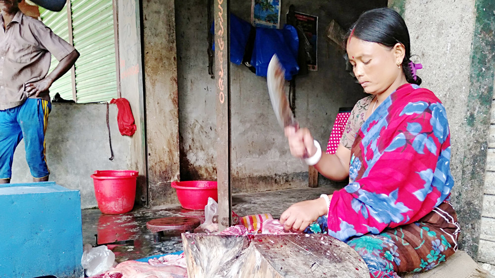 লক্ষ্মী রানীর মাংসের দোকান