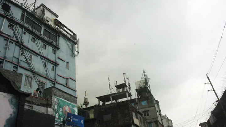 শুষ্ক আবহাওয়ায় ৪ বিভাগে বৃষ্টির আভাস 