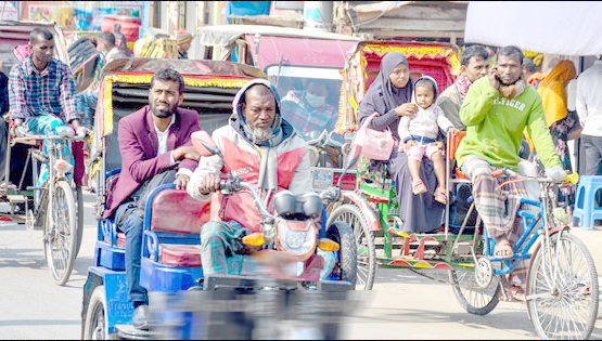 স্বাস্থ্যবিধি মানায় গা ছাড়া ভাব