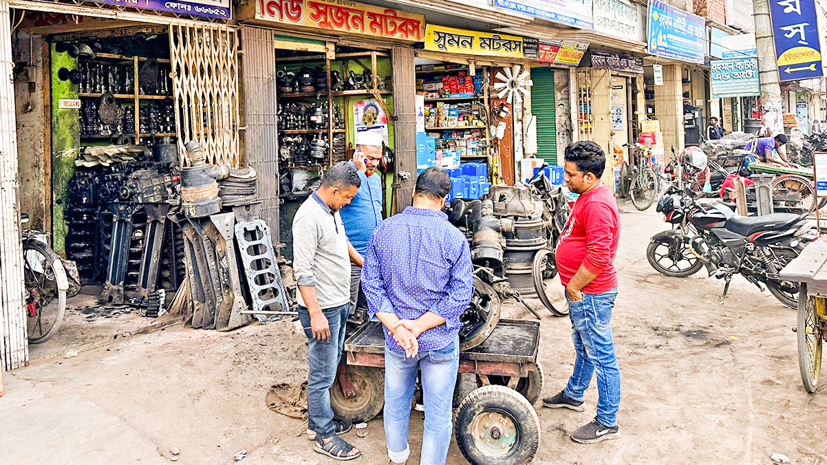 হাজার কোটি টাকার ব্যবসায় ভাটা