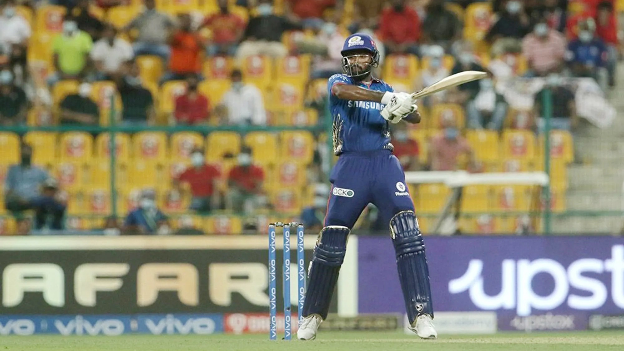 টানা তিন হারের পর জয় পেল মুম্বাই