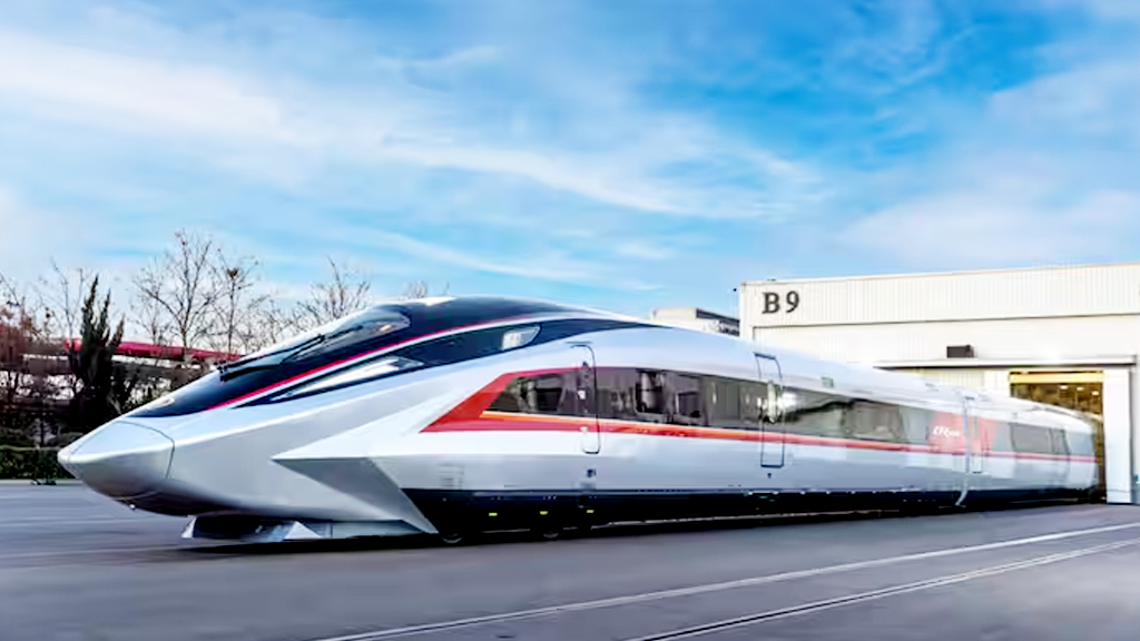 ২ সেকেন্ডে ঘণ্টায় ৭০০ কিমি গতি, চোখের পলকে ছুটে বিশ্ব রেকর্ড গড়ল চীনের ট্রেন