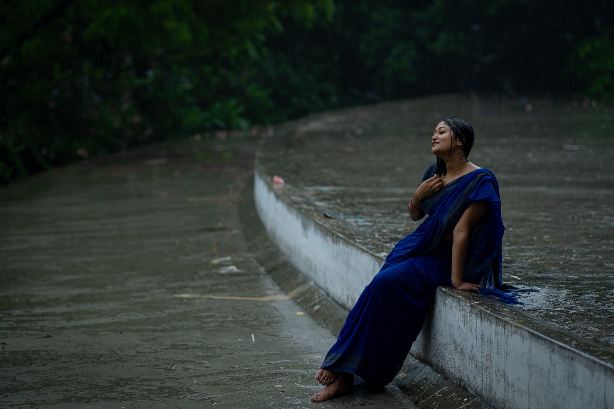 বৃষ্টিদিনে বাসায় থাকলে যা করবেন