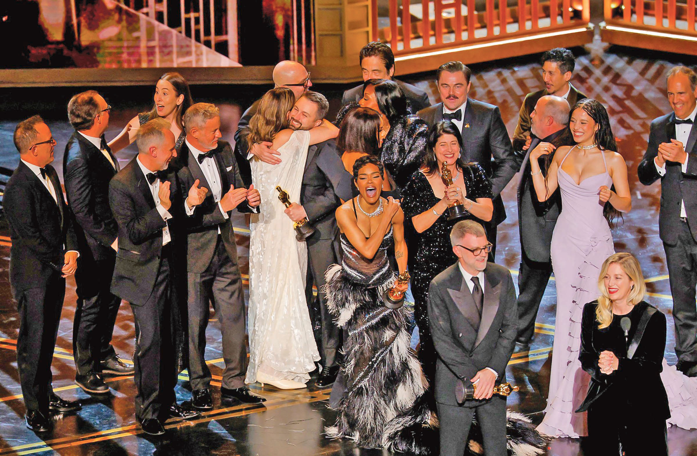 সিনেমা ছাপিয়ে প্রতিবাদে মুখর 
অস্কার আসর