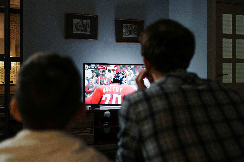 সেহরির আগে টিভি চালিয়ে ঘুমাচ্ছেন? জানুন এর ইতিবাচক ও নেতিবাচক দিক