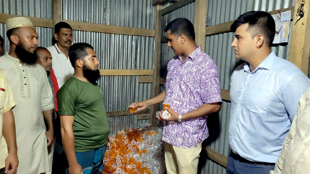 অবৈধভাবে ফ্রুট জেলি ও রোবো আইসক্রিম তৈরি, মালিককে এক বছরের কারাদণ্ড