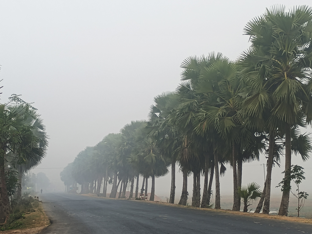 মৌসুমের সর্বনিম্ন ৬.৭ ডিগ্রি তাপমাত্রায় কাঁপছে নওগাঁ