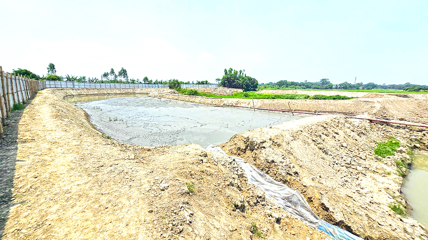 মুন্সিগঞ্জের লৌহজং: খাল ও কৃষিজমি ভরাট করে আবাসন প্রকল্প