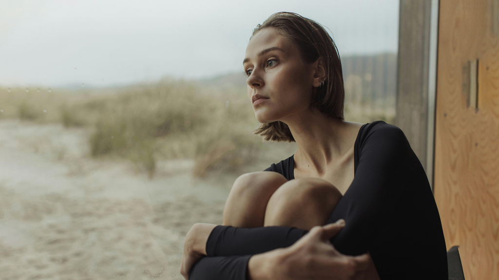 একাকিত্বের দুই পিঠ: কখন প্রয়োজন আর কখন এটি বিপজ্জনক