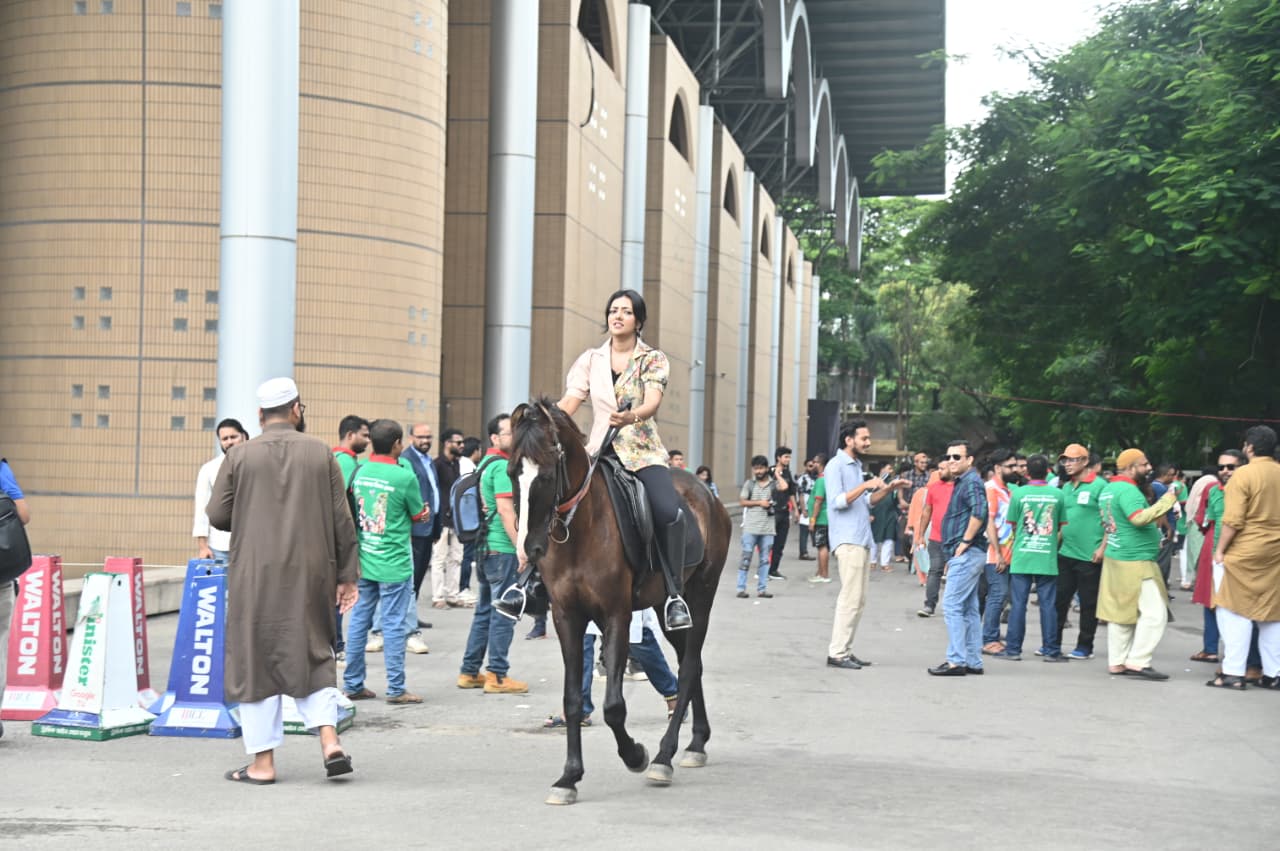 ছবিতে ‘প্রাণী ও প্রাণের মিলনমেলা’