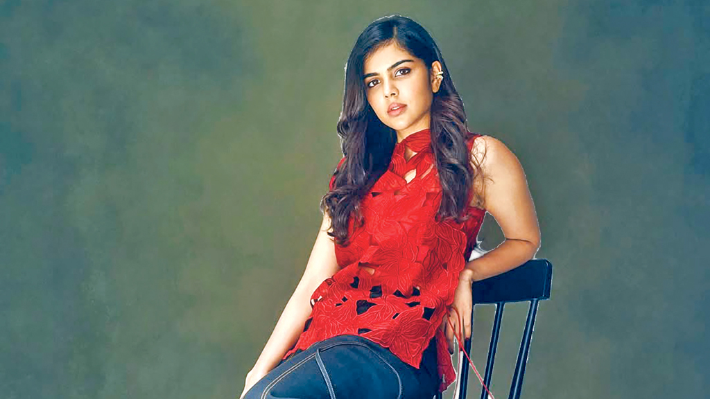 বলিউডে অভিষেক হচ্ছে দক্ষিণি অভিনেত্রী কল্যাণীর