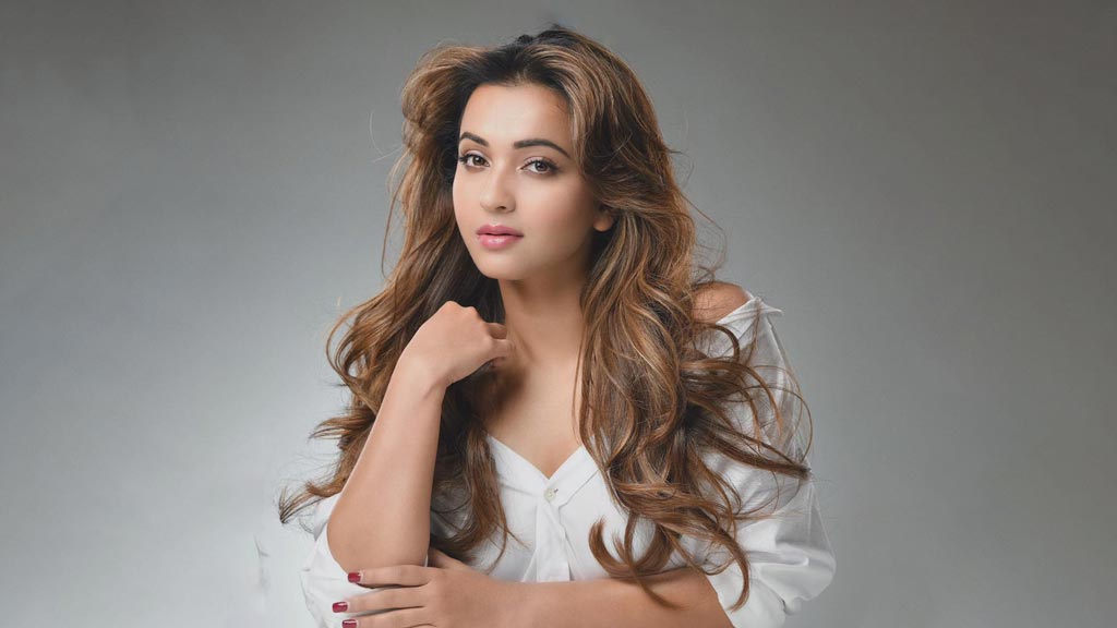 ‘পিয়া রে’ ছবির শুটিংয়ে চাঁদপুরে কৌশানি