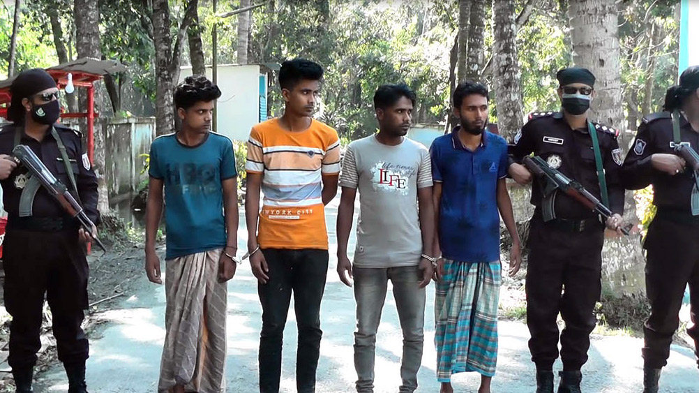 ইজিবাইক ভাড়া করে পথে ছিনতাই