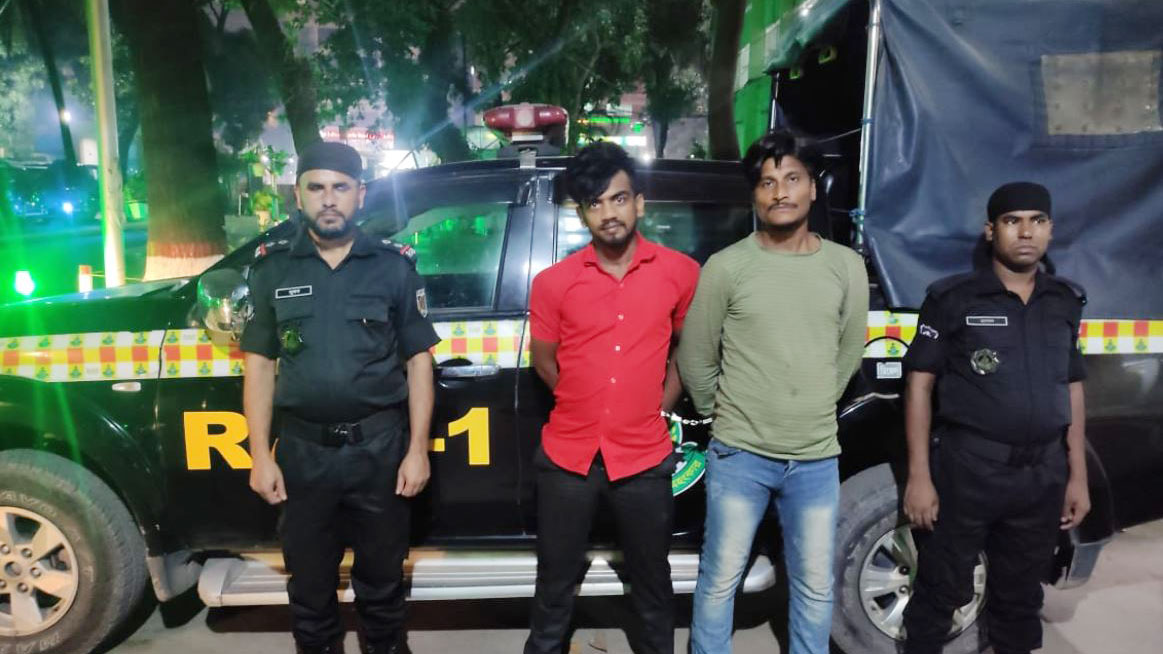 গাজীপুরে ছিনতাইকালে আটক ২