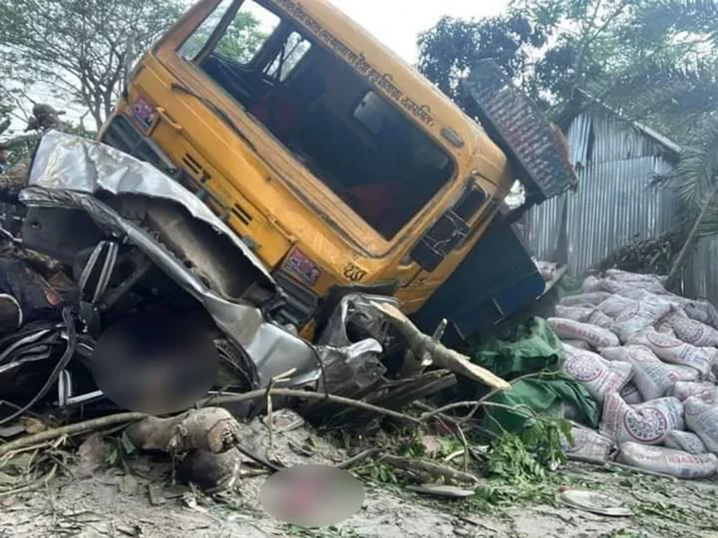 একের পর এক সড়ক দুর্ঘটনায় উদ্বিগ্ন ঝালকাঠিবাসী