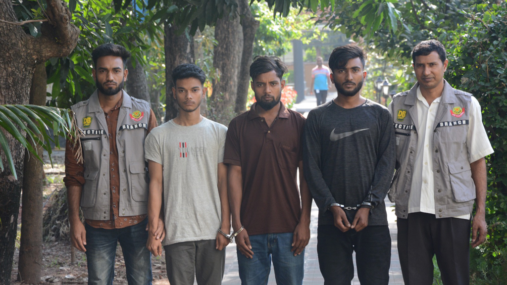 চাকরি না পেয়ে প্রতারণায়, ৩ বছরে কোটি টাকা হাতিয়েছেন শিপন