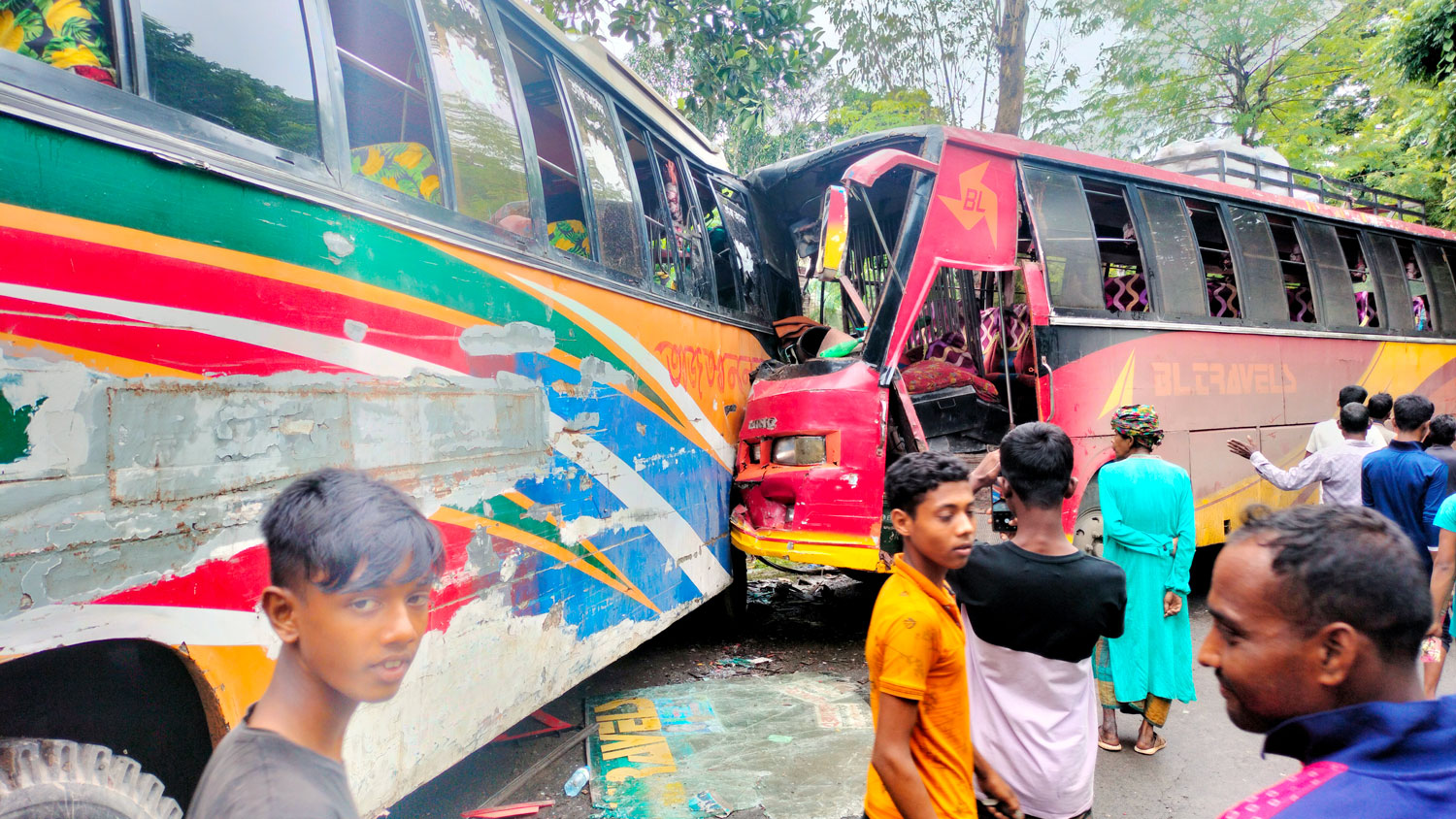 সড়ক দুর্ঘটনায় দুজন নিহত