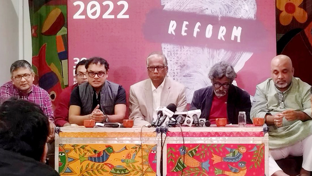 ৩০ ডিসেম্বর ক্রিয়েটিভ সামিট