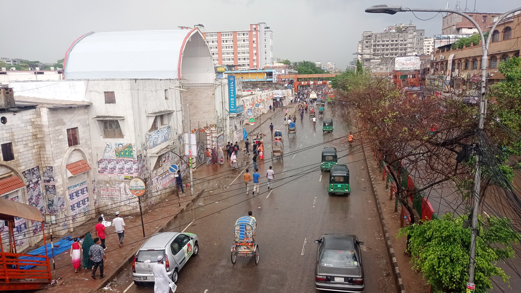 থমথমে নিউমার্কেট, খোলেনি দোকানপাট