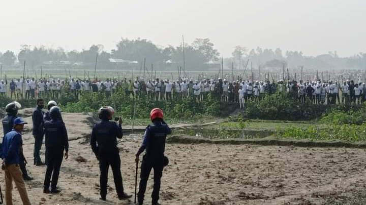 পাউবোকে এলাকাবাসীর বাধা, অগ্নিসংযোগ